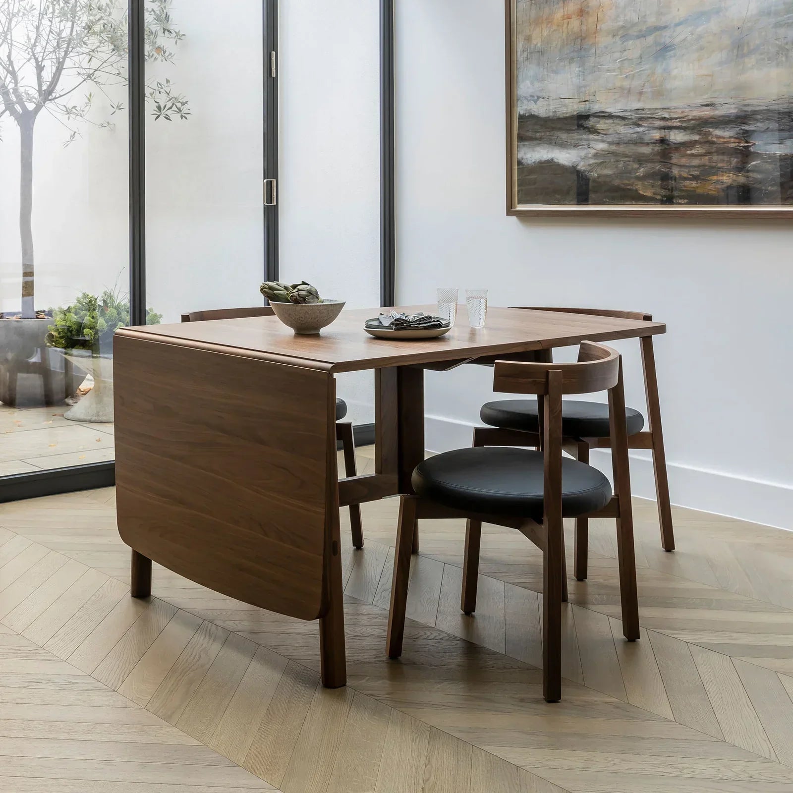 Small Space, Big Impact: Sustainable Furniture Solutions for Urban Living