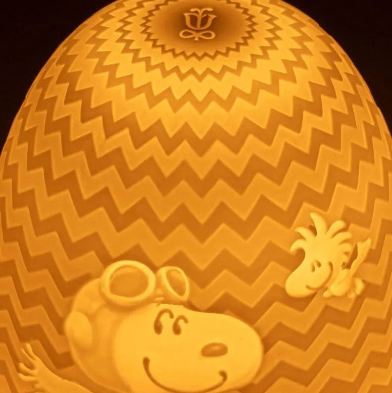 Lladró Snoopy Dome Wireless Lamp in handcrafted porcelain, from the Sulo collection, handcrafted in Valencia since 1953.