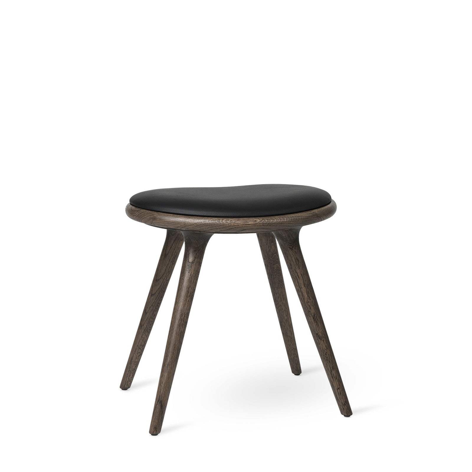 Classic wooden dining stool by Mater, sustainable seating crafted with Comosum
