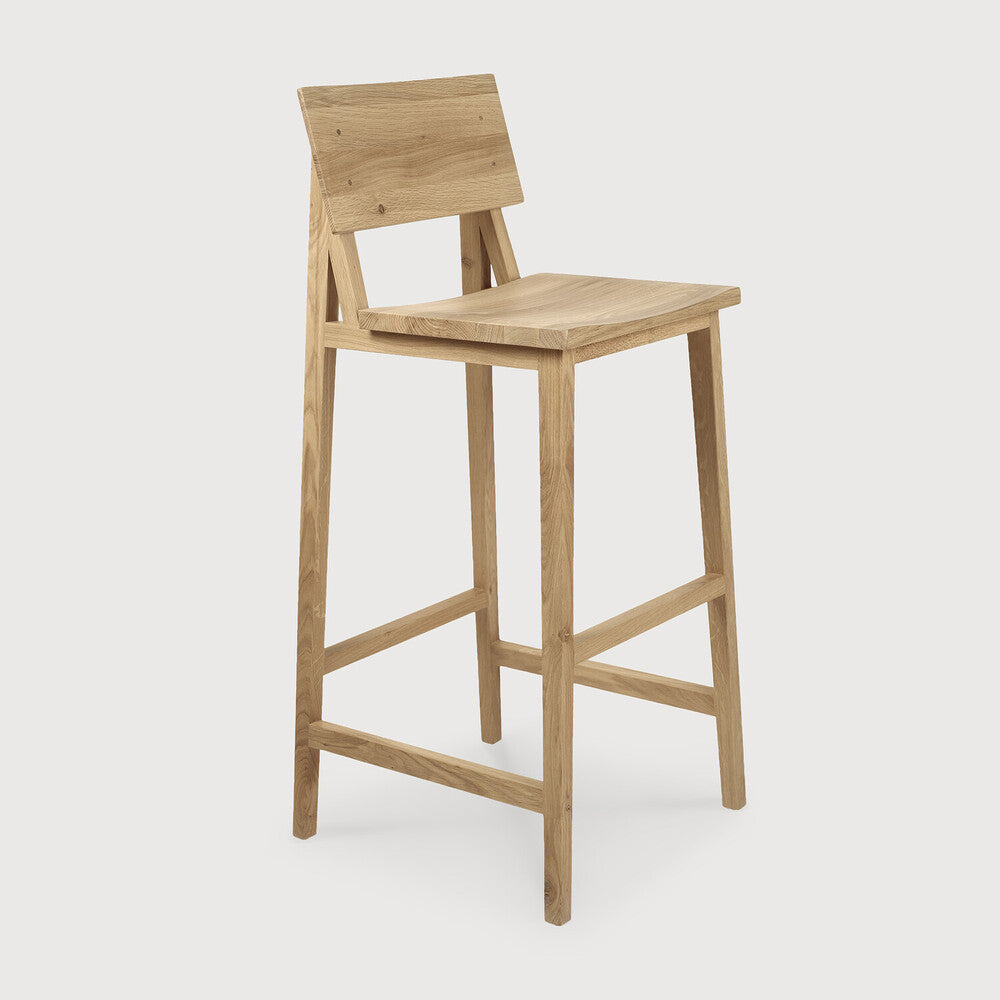 Modern oak N4 Bar Stool by Ethnicraft, sustainable seating furniture from Comosum