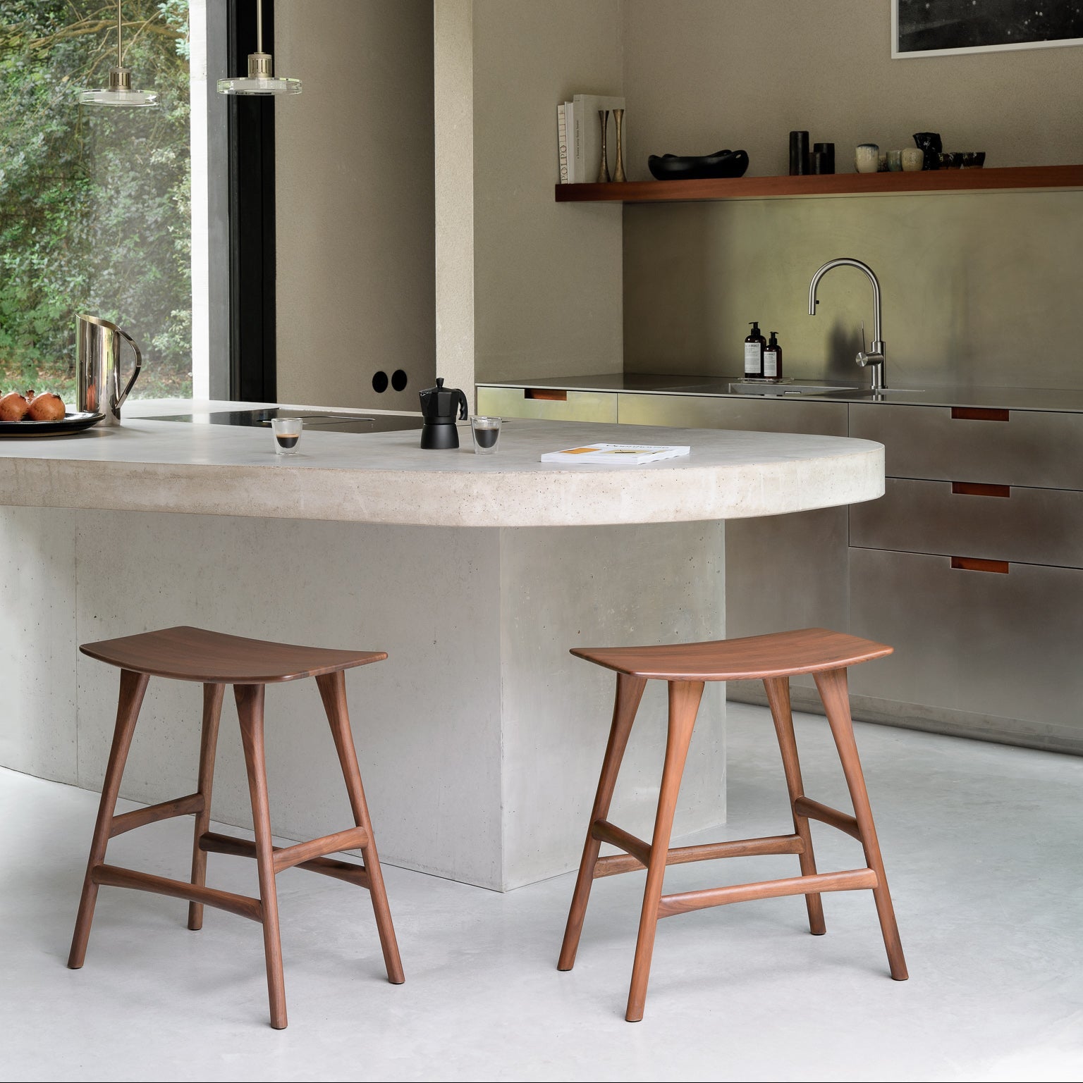Ethnicraft Osso Counter Stool in teak, FSC-certified solid teak