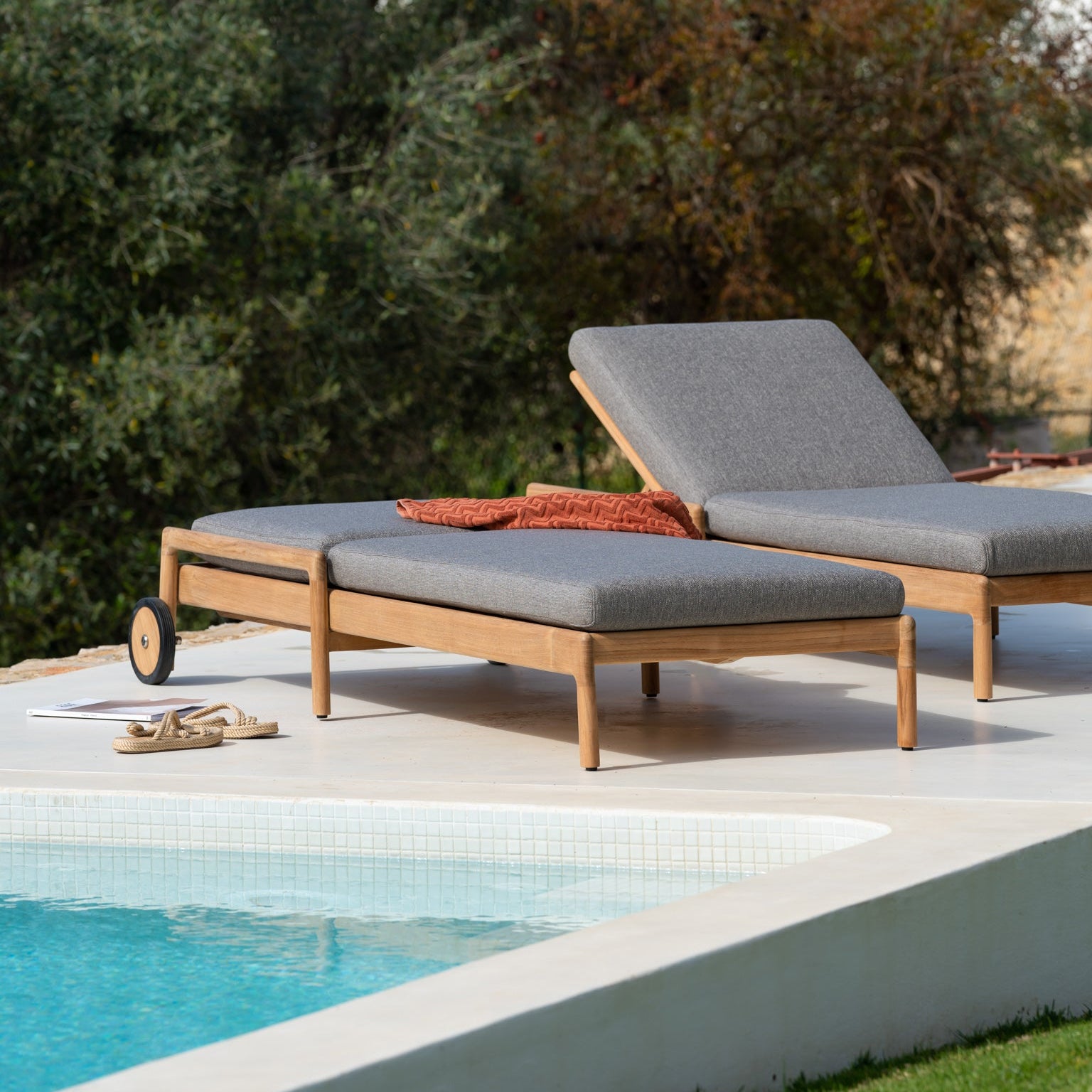 Jack Outdoor Adjustable Lounger