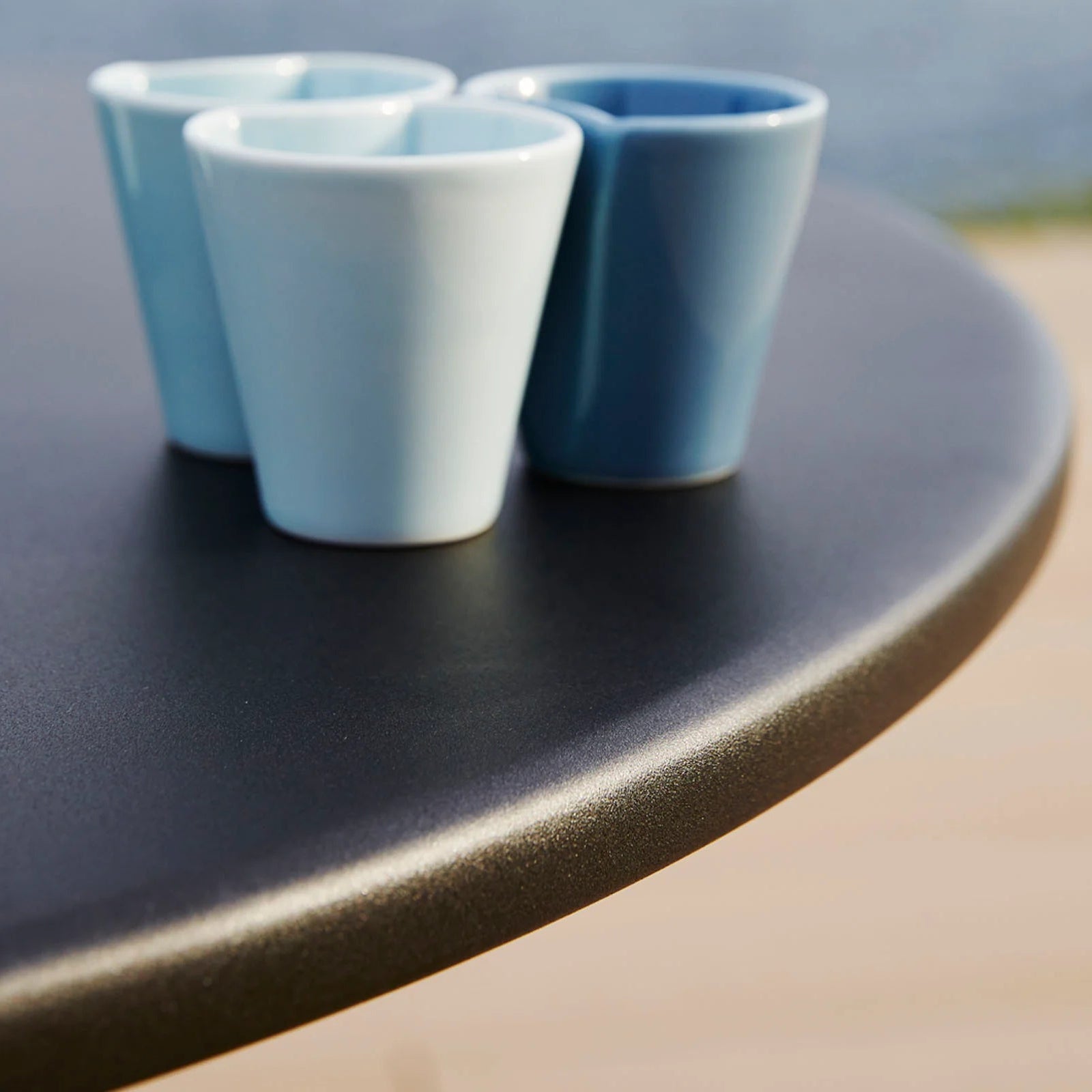Area Round Dining Table