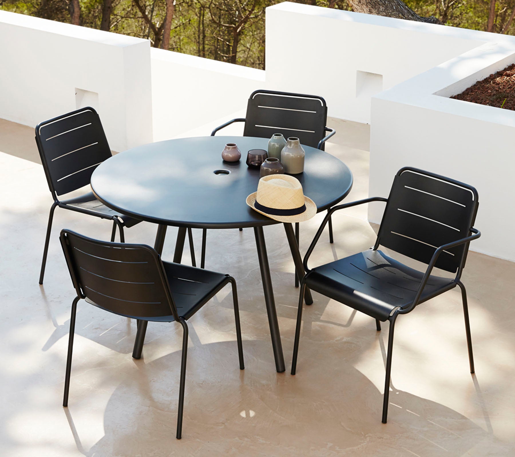 Area Round Dining Table