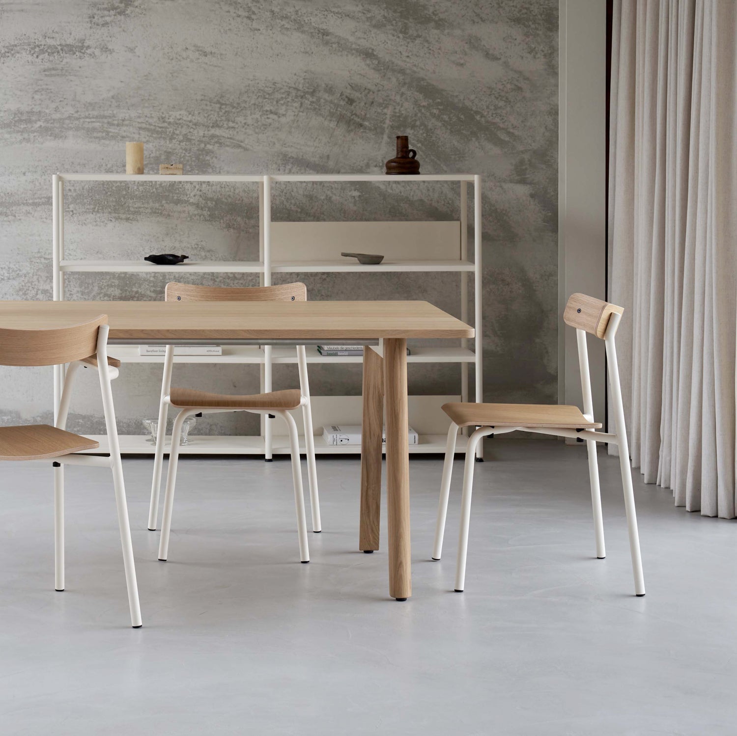 Tiptoe ETUDE Chair lifestyle photograph