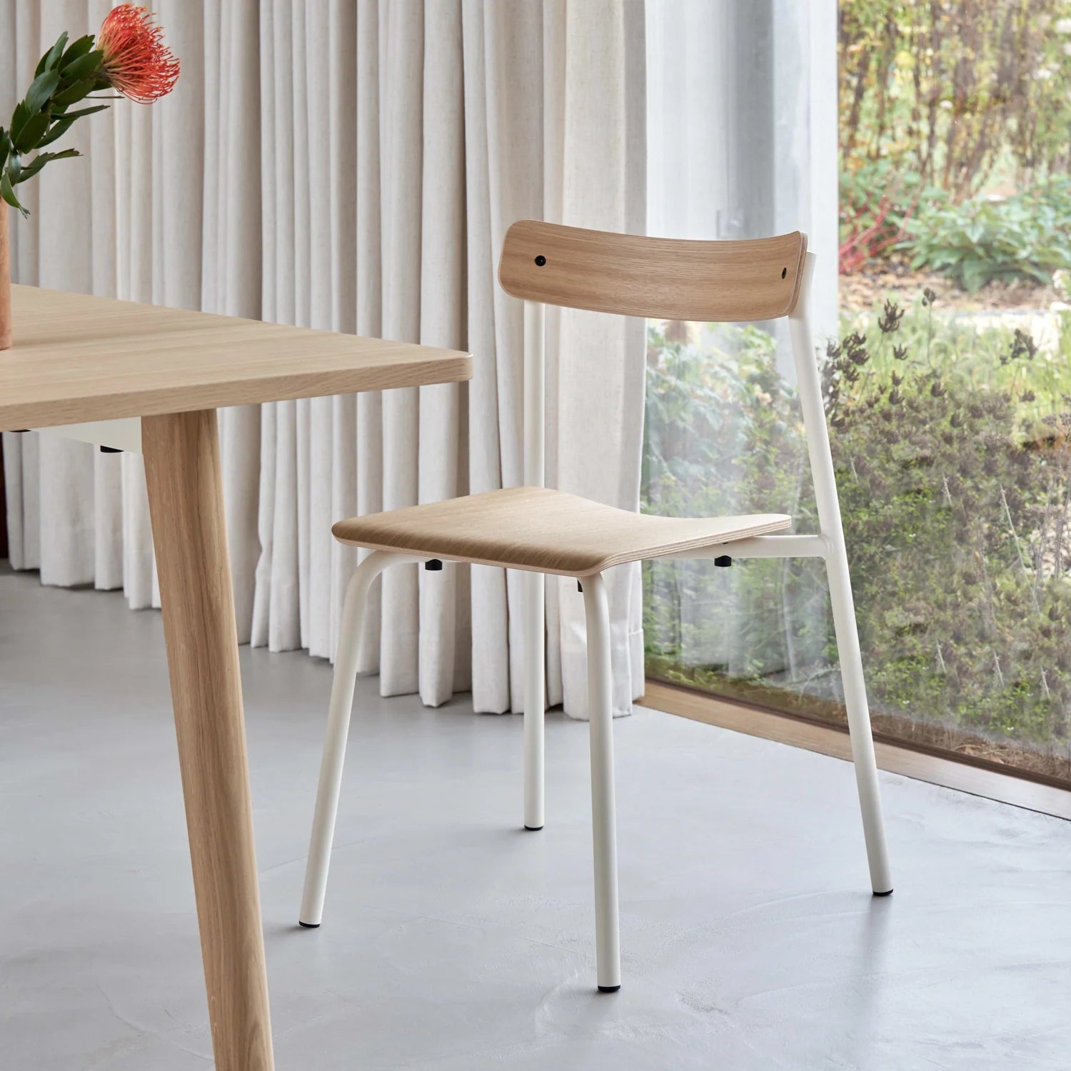 Tiptoe ETUDE Chair