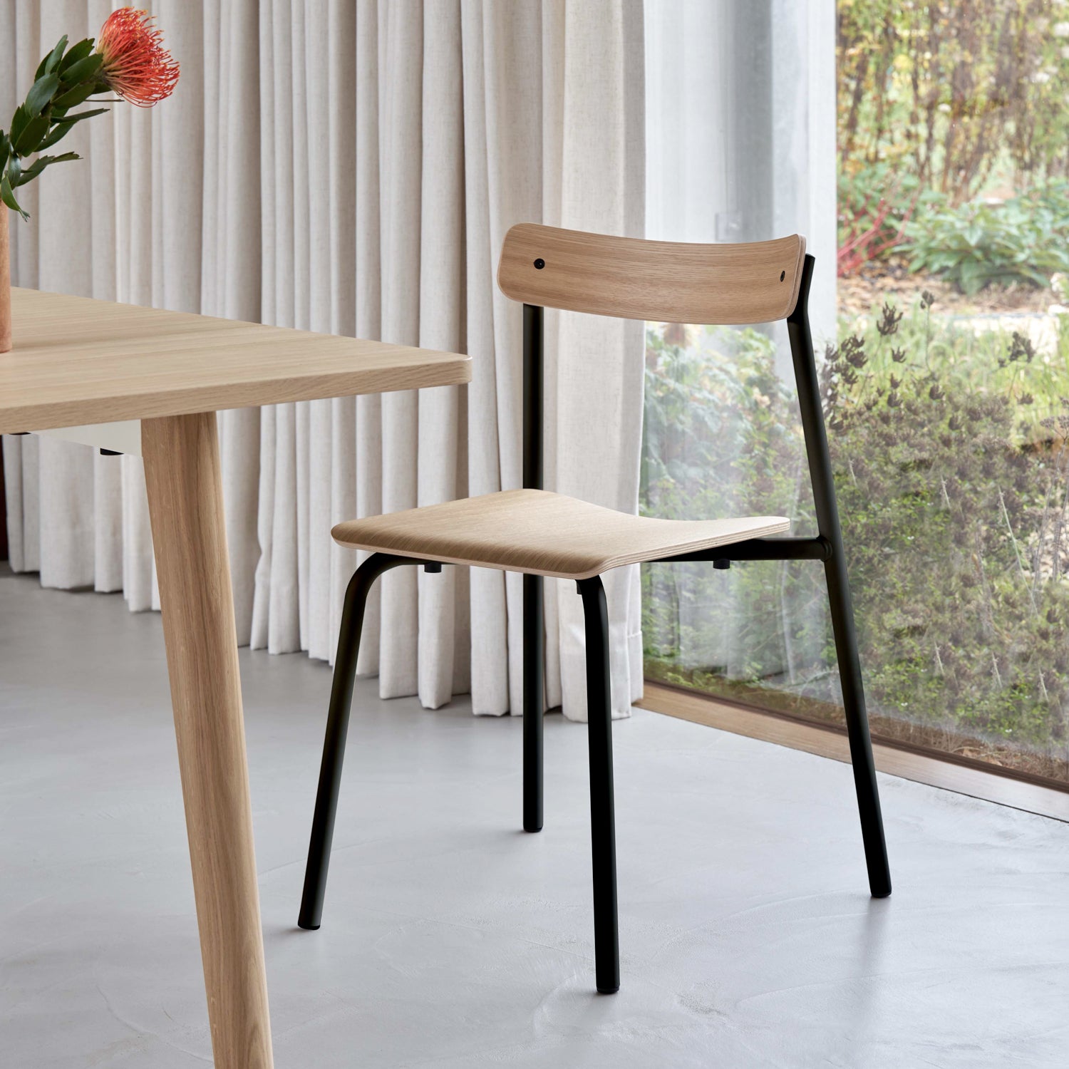 Tiptoe ETUDE Chair