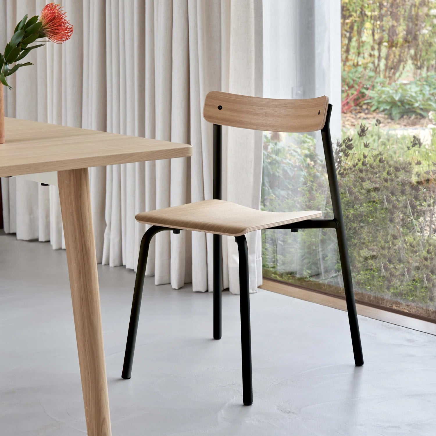 Tiptoe ETUDE Chair