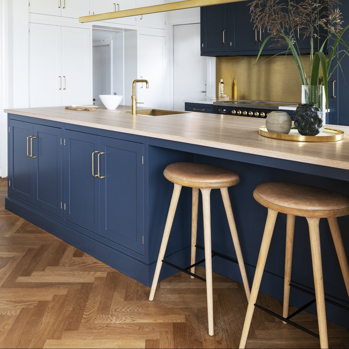 Mater High Stool in solid wood