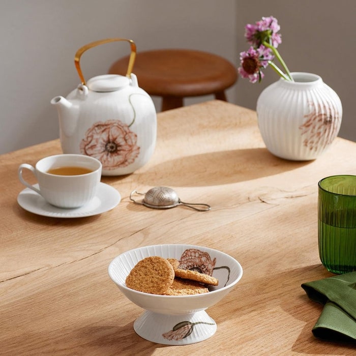 Kähler Hammershøi Cups and Mugs in glazed stoneware, by Hans-Christian Bauer, B Corp certified Danish ceramic since 1839.