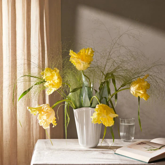 Hammershøi Unfold Vase