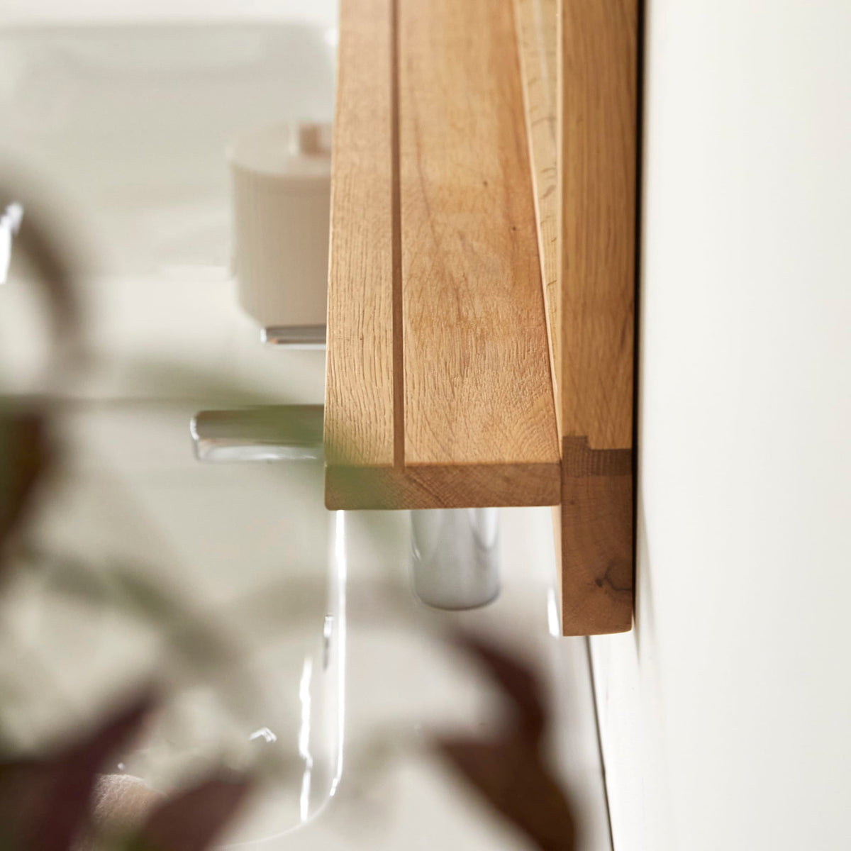 Tikamoon Easy wall mirror in solid oak, rear view with the hanging hooks