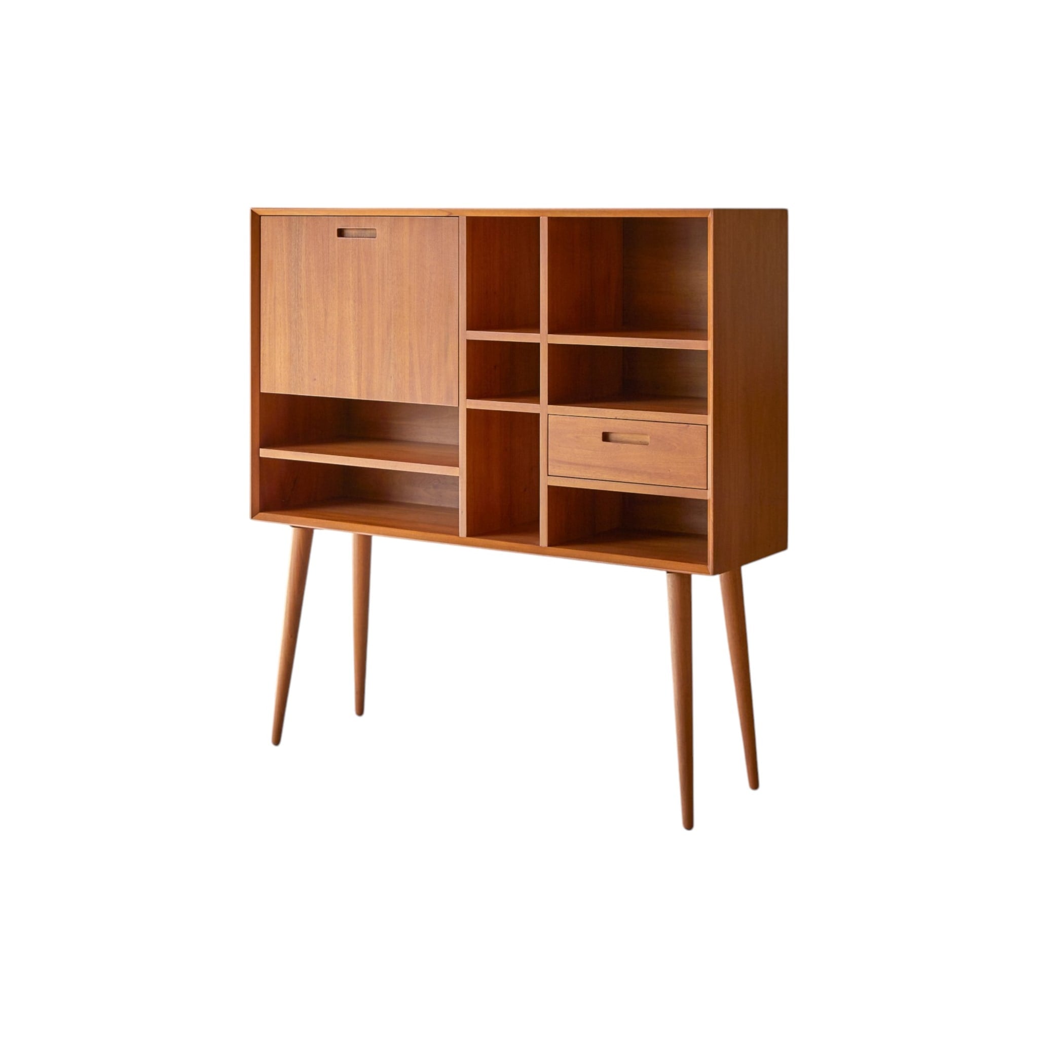 Close-up of mahogany wood grain on the Tikamoon Magda highboard