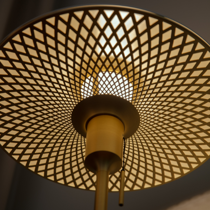 UMAGE Manta Ray Santé Table Lamp