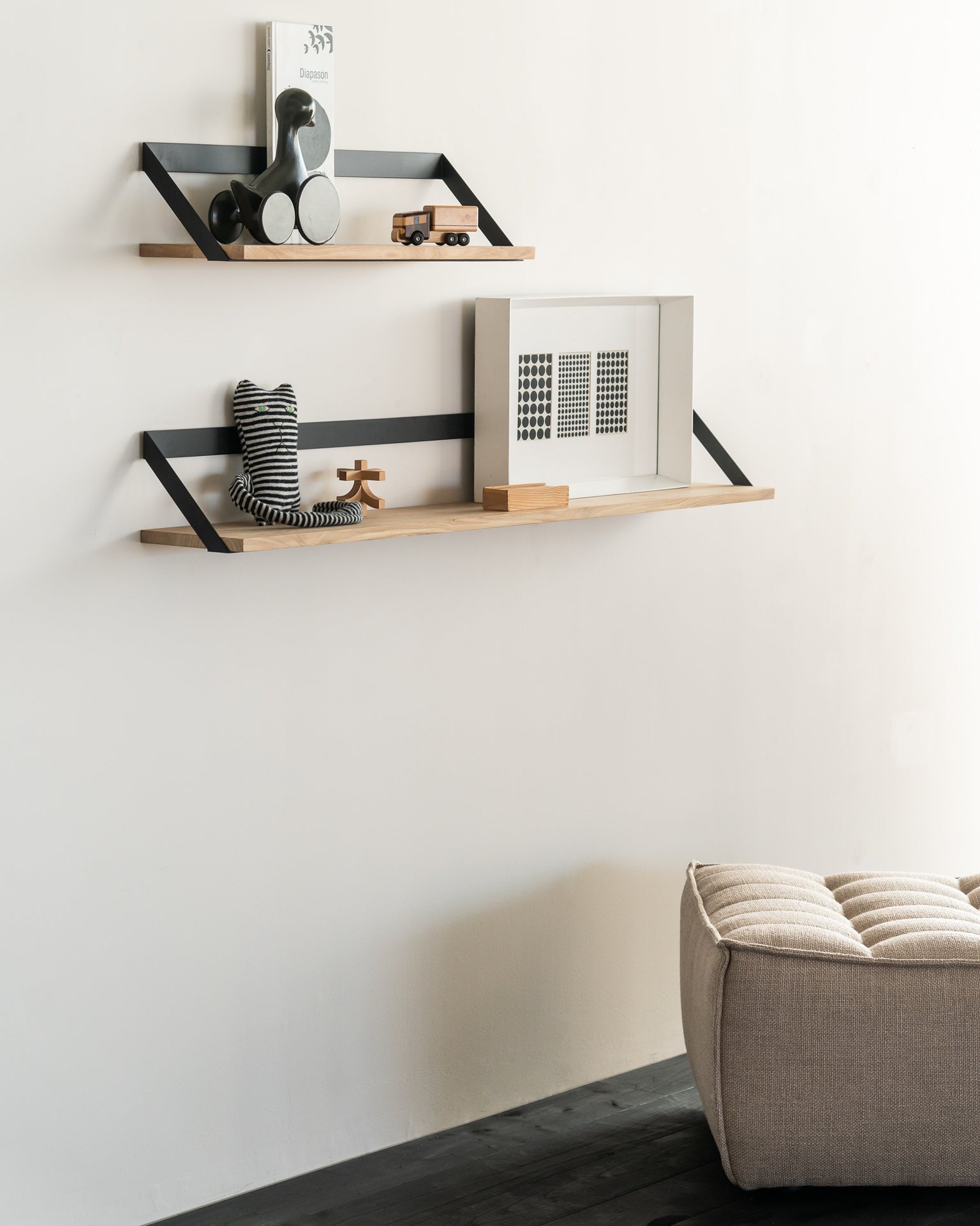 Ribbon Shelf
