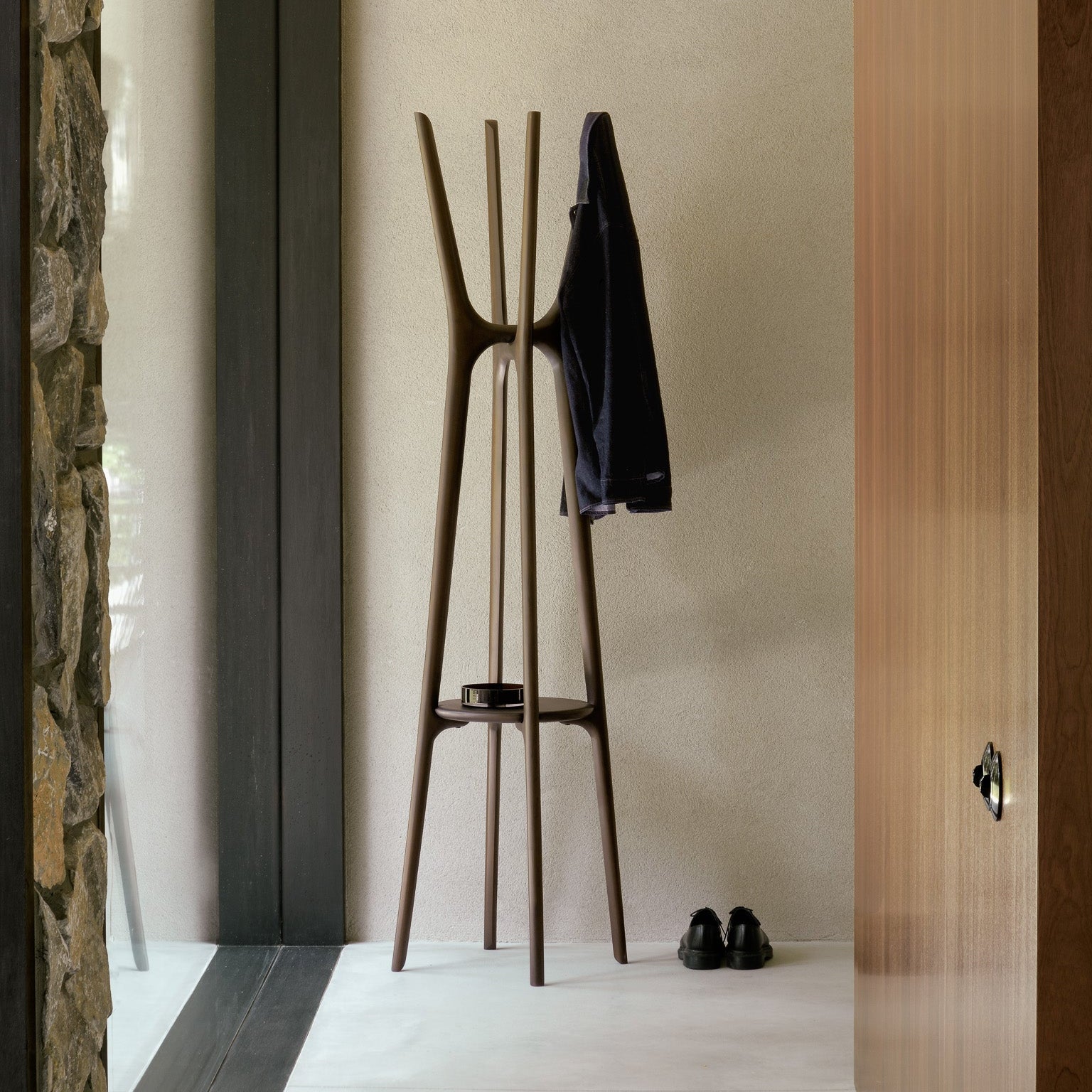 Ethnicraft Pi Coat Stand in mahogany, FSC-certified solid mahogany