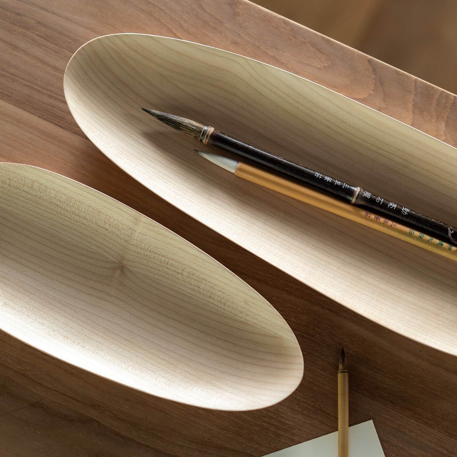 Ethnicraft Thin Oval Board Set - Sycamore in sycamore, FSC-certified solid sycamore