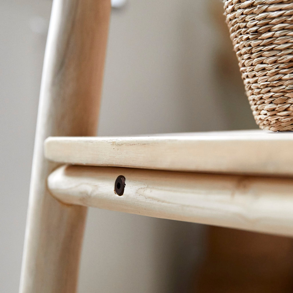 Tikamoon Kilim bathroom shelving in solid teak, close-up of the teak grain