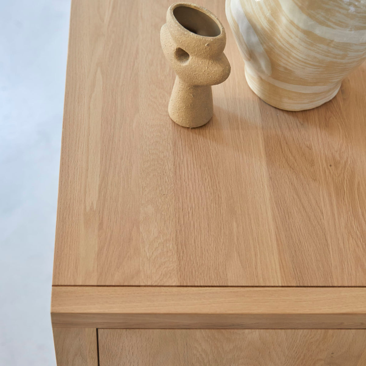 Tikamoon Jonàk sideboard in solid oak, close-up of the oak grain