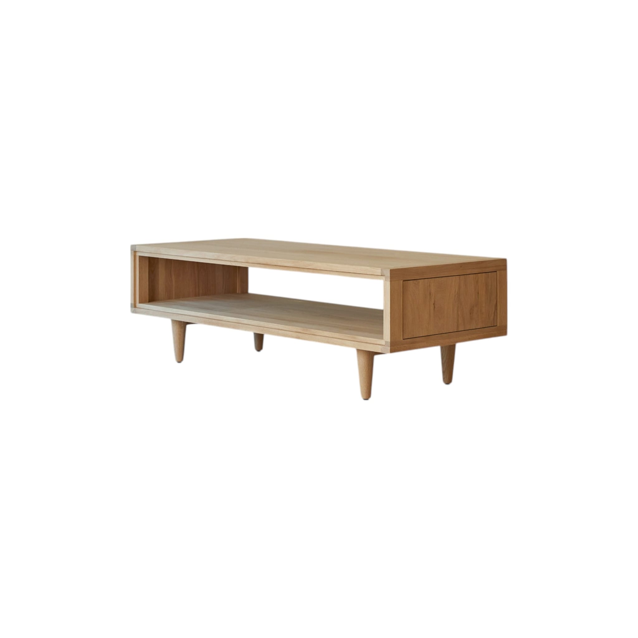 Close-up of tabletop edge and grain on the Tikamoon Jonàk coffee table
