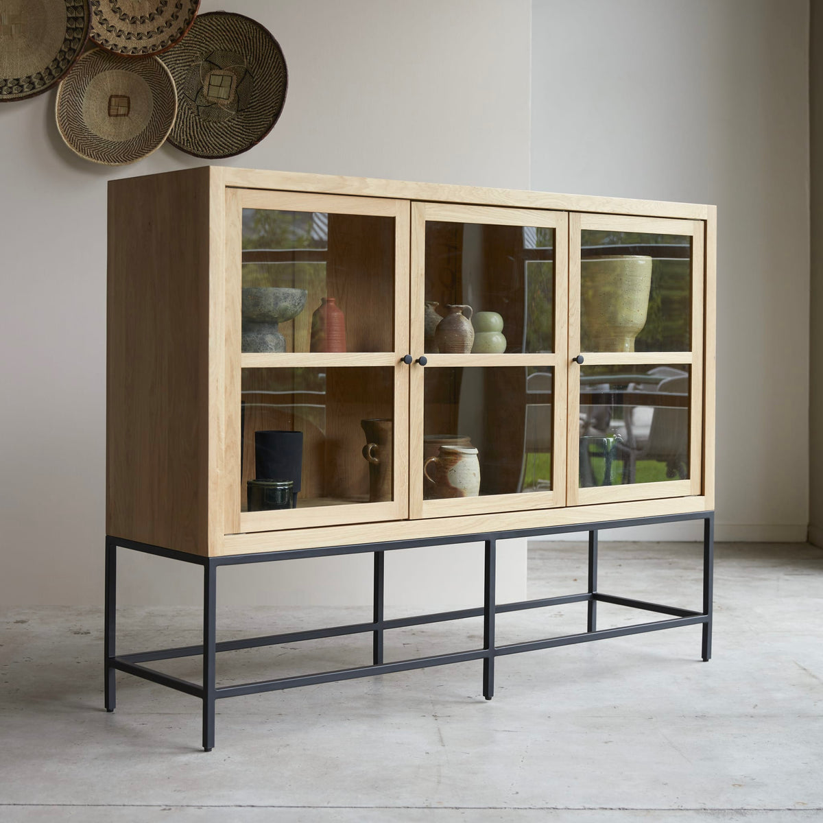 Babeth oak and glass cabinet, detail view of glass panel