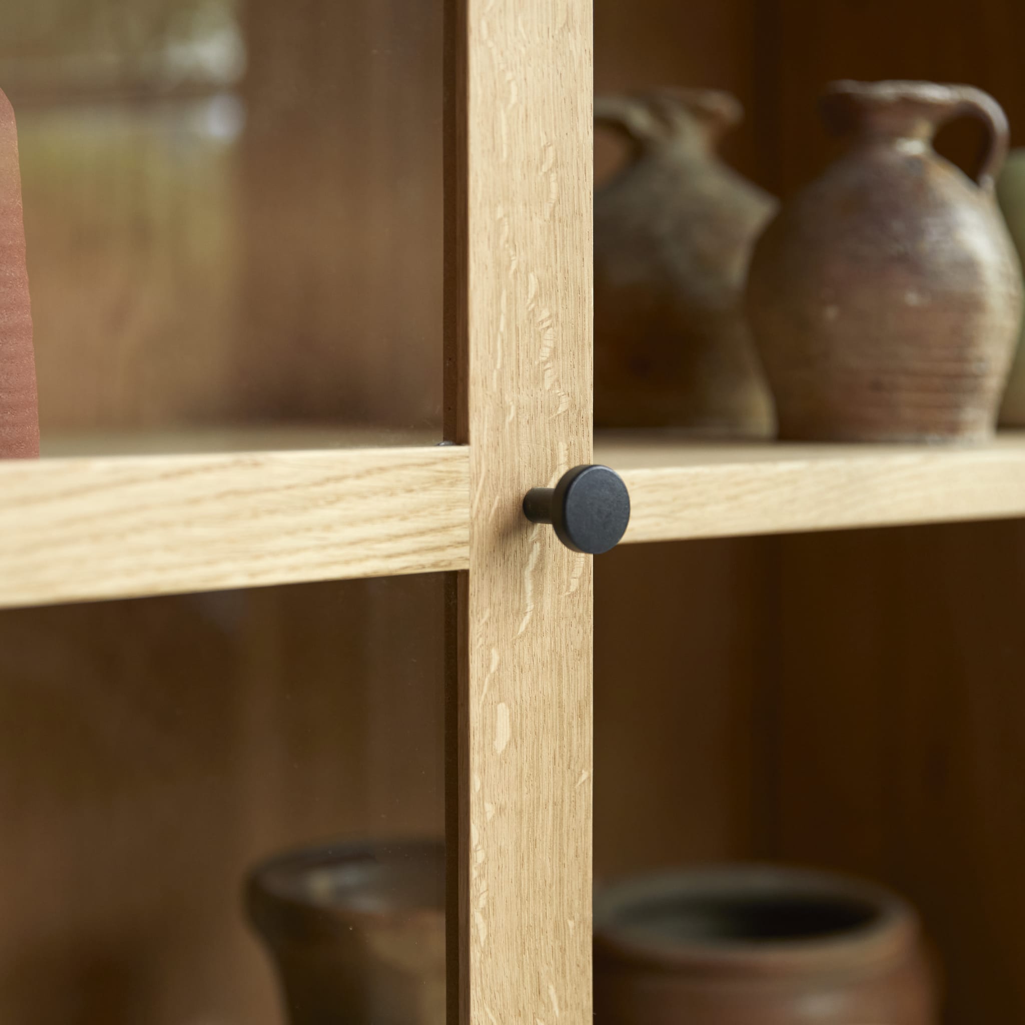 Babeth oak and glass cabinet, side view