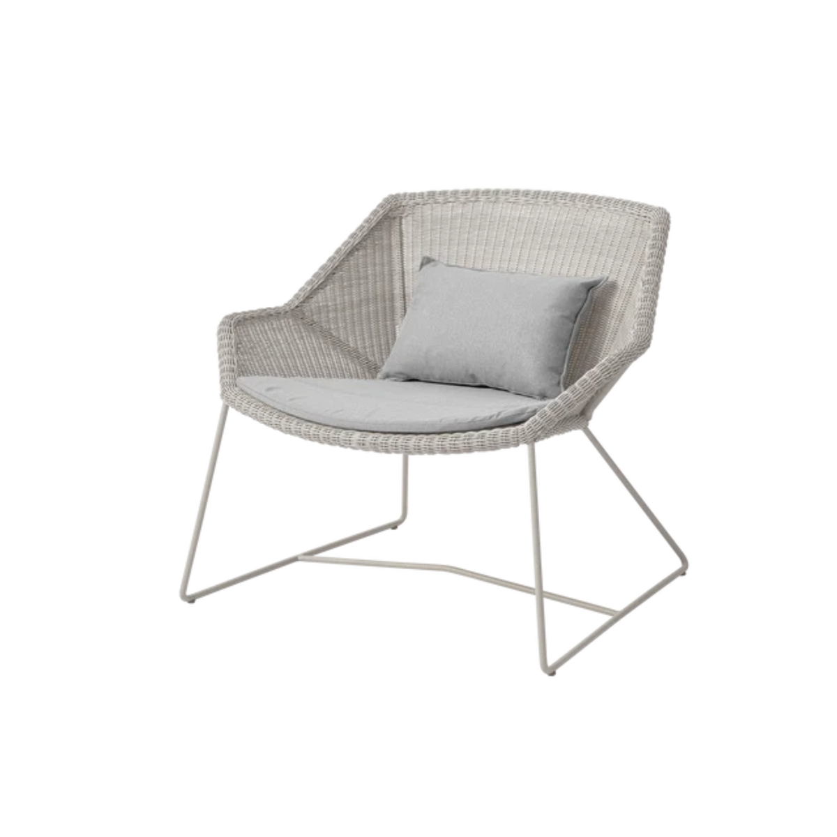 Cane-line Breeze Lounge Chair in Sand with Light Gray cushion