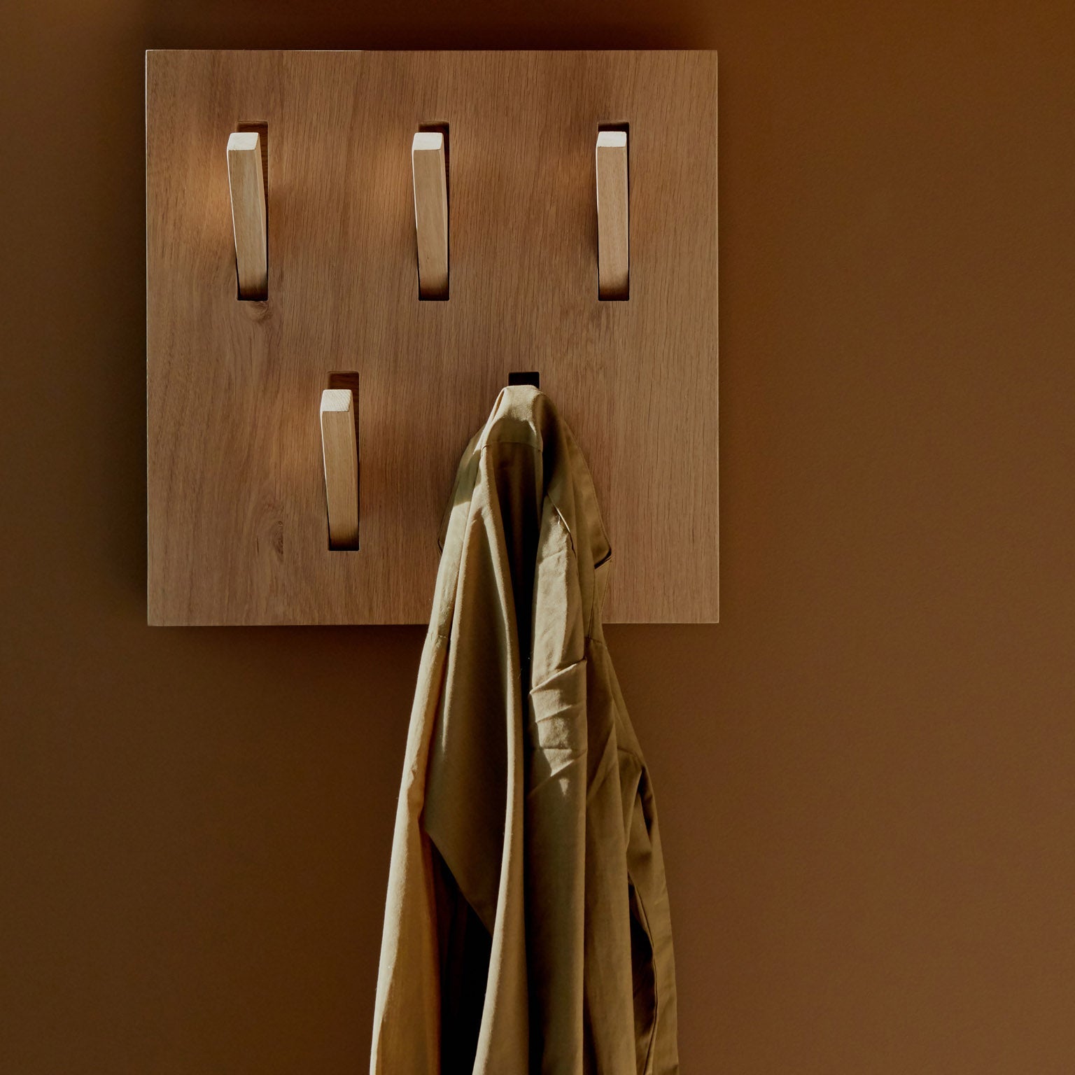 Ethnicraft Utilitile Square Wall Hanger in oak, FSC-certified solid oak