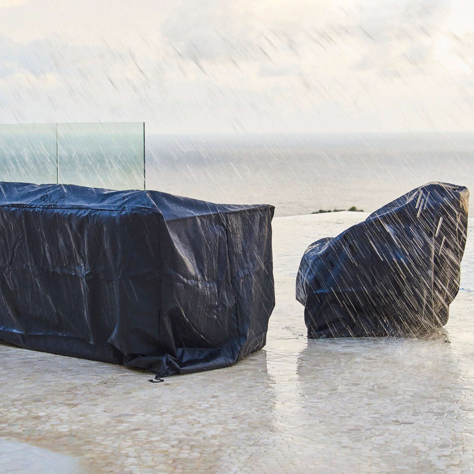 Cover 15 - 73×42"x27"