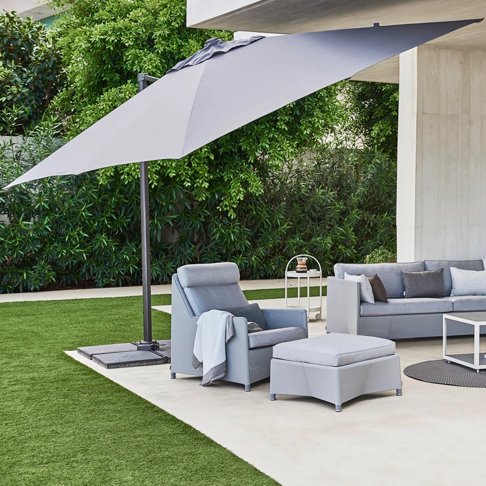 Hyde Luxe Tilt Parasol, 10×10 Ft