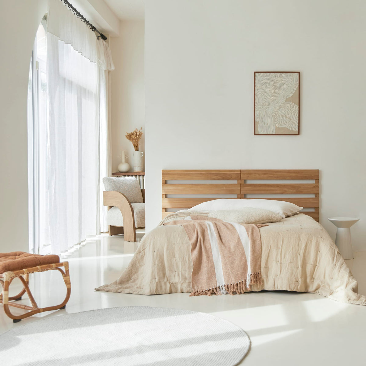 Tikamoon Urbain slatted headboard in solid teak, angled view