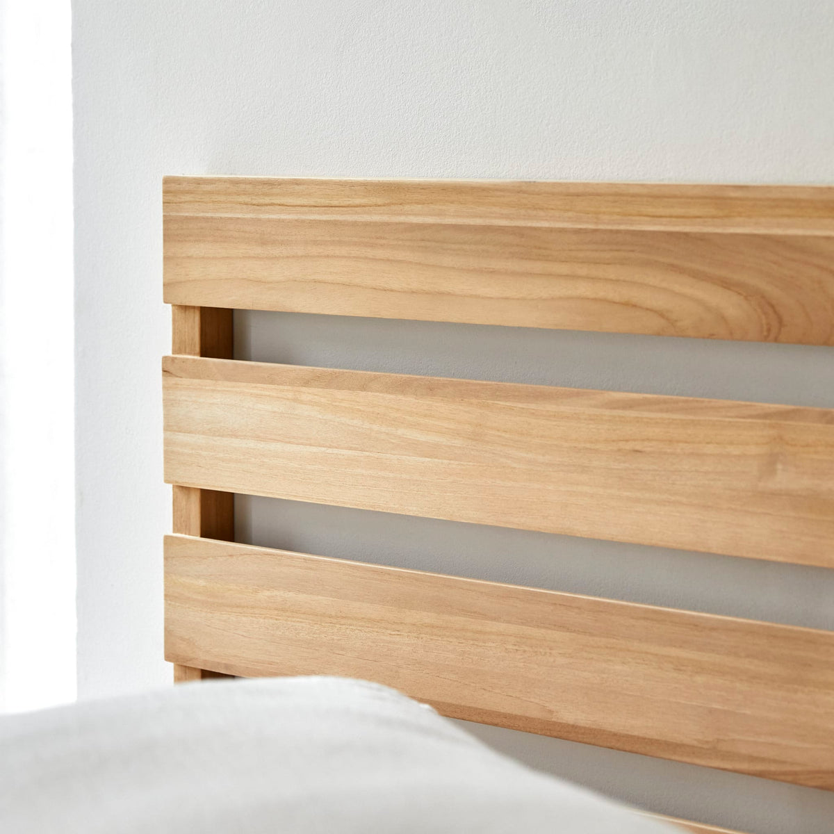 Tikamoon Urbain teak headboard, front view of the full slatted panel
