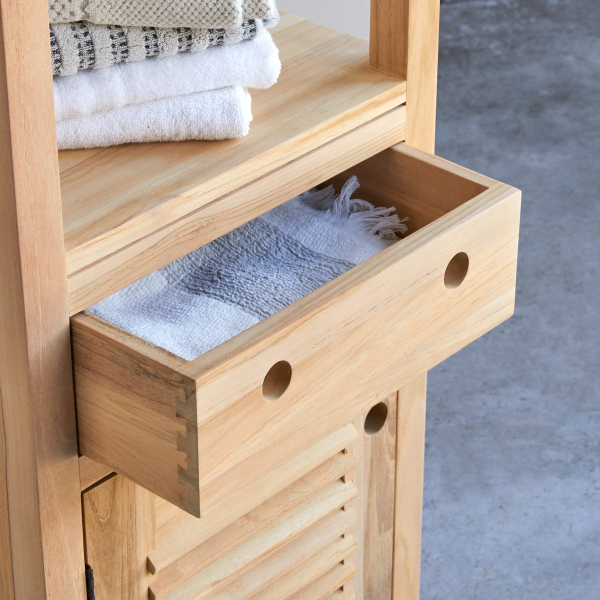 Coline teak bathroom cabinet, open shelf detail