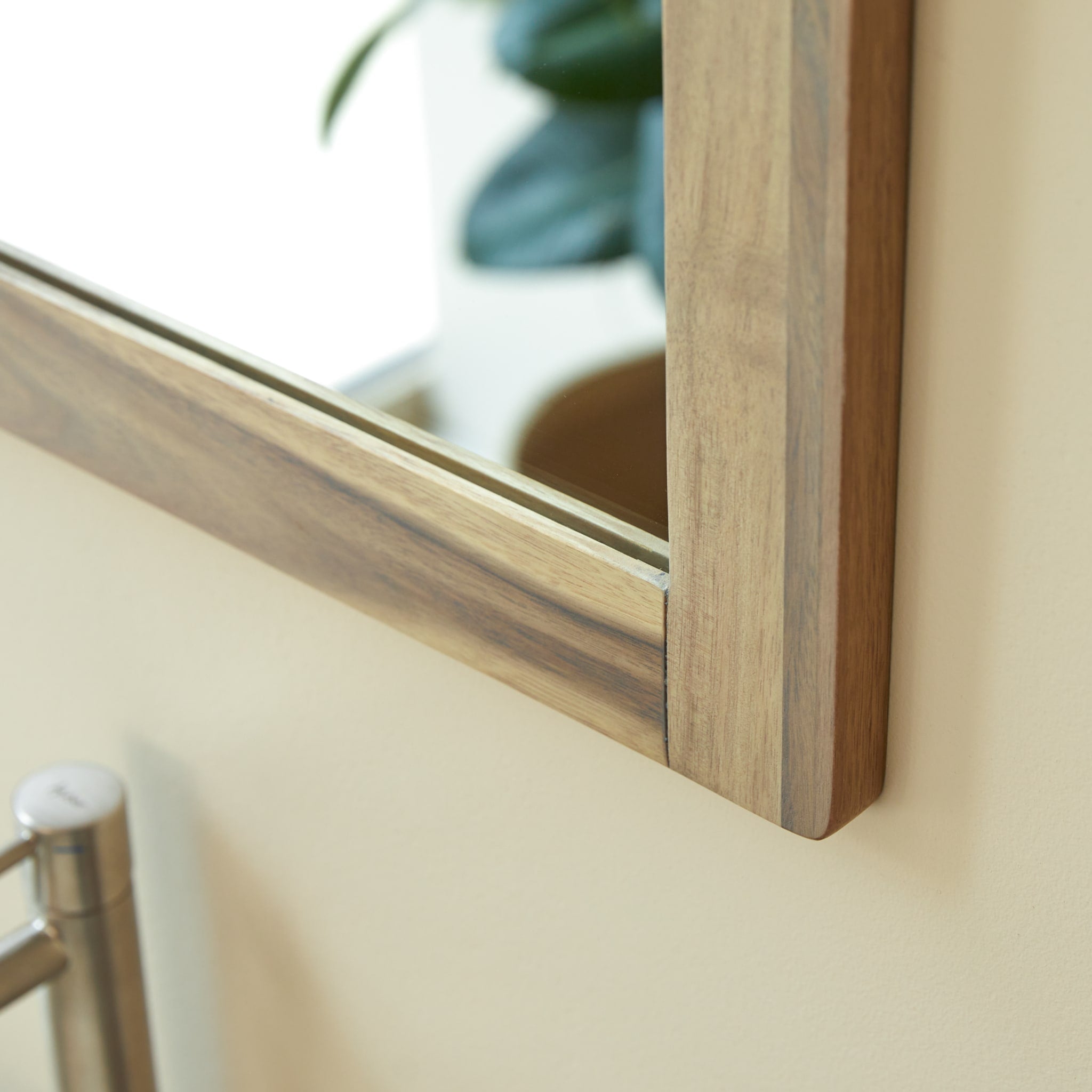 Tikamoon Lila mirror in solid acacia wood, side view