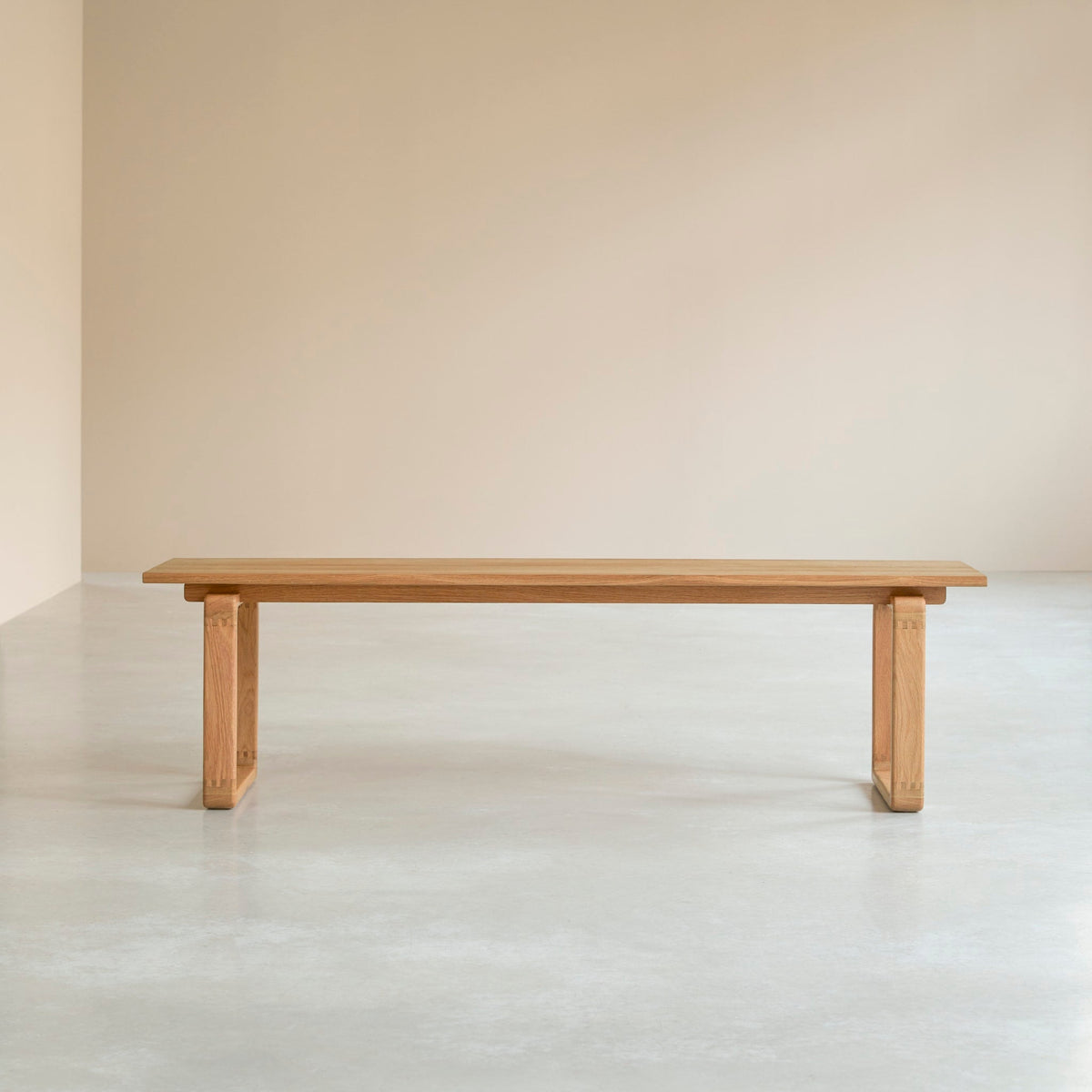 Tikamoon Sybille solid oak bench, overhead view of the seat