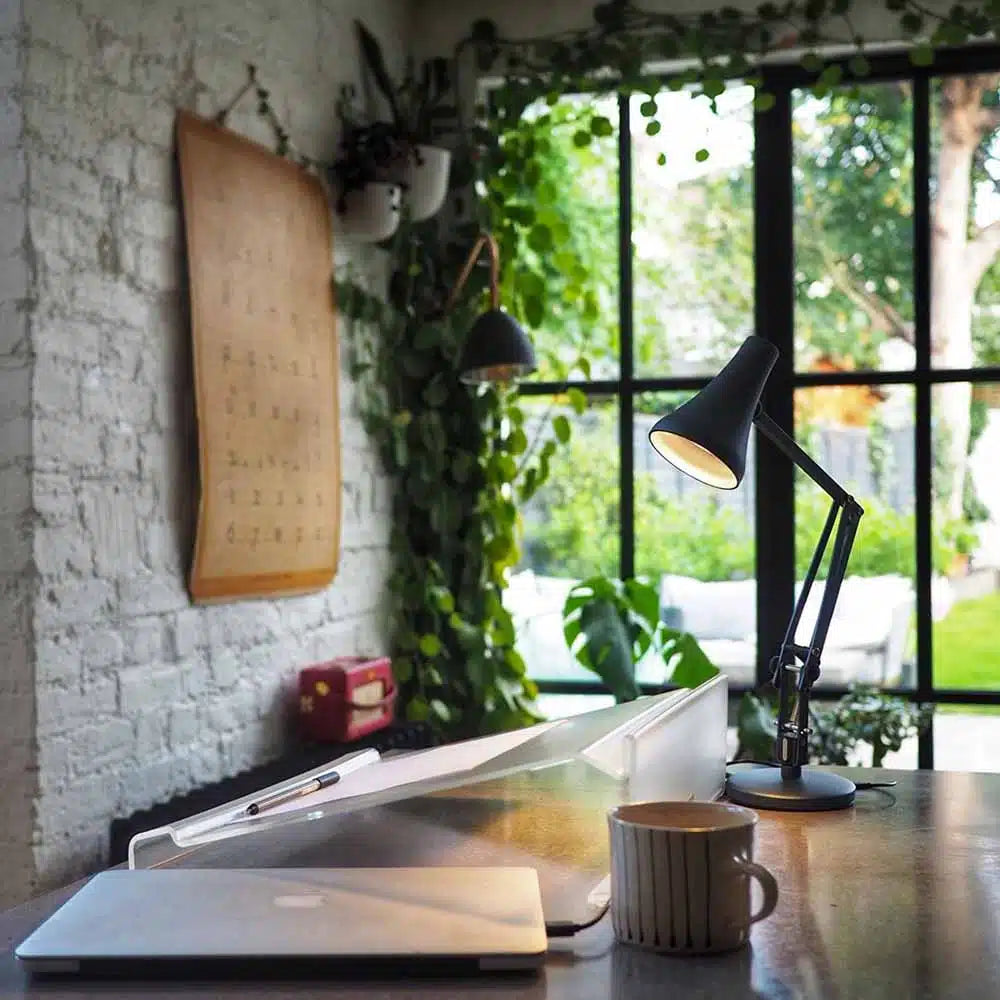 90 Mini Desk Lamp