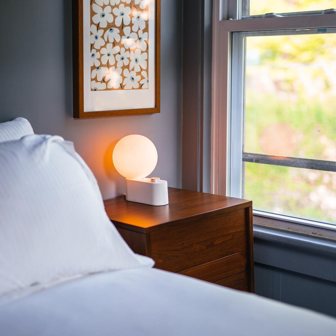 Alumina Table Lamp