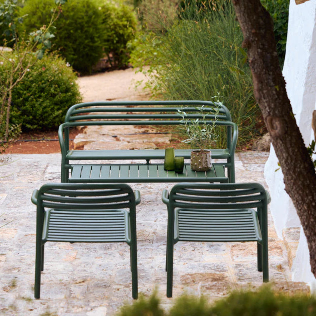 Cane-line Bliss Lounge Chair, Stackable in Dark Green, aluminum