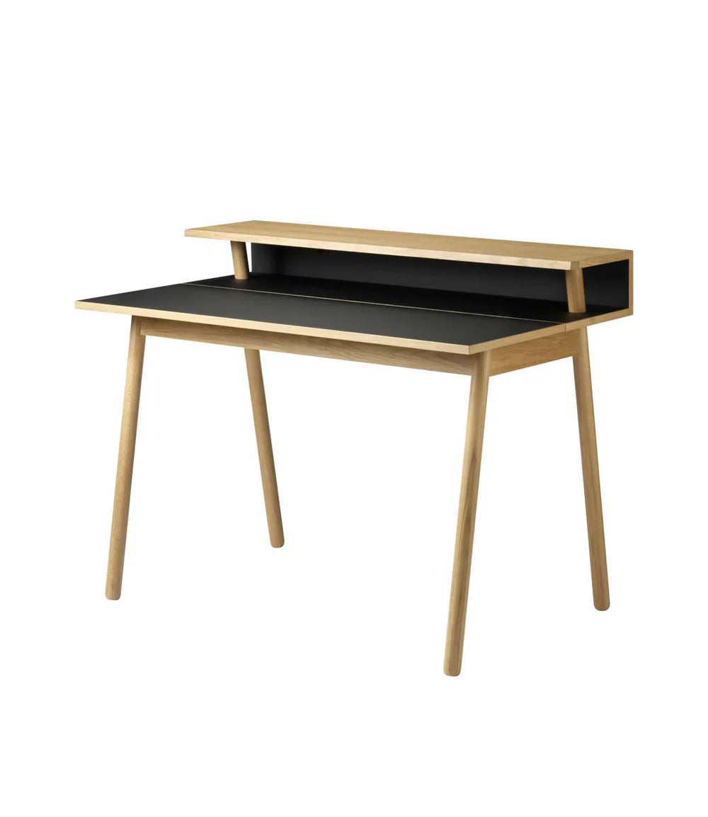 FDB Møbler Nørrebro Desk in solid oak (nero)