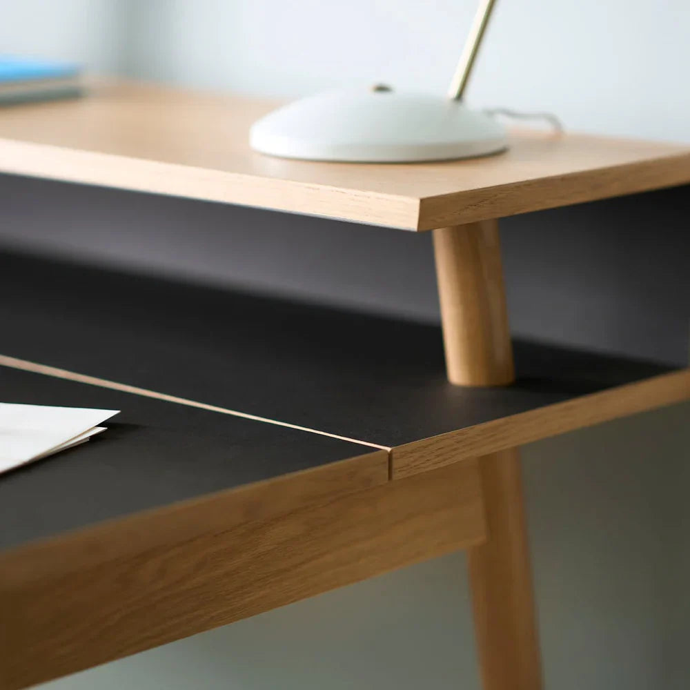 FDB Møbler Nørrebro Desk in solid oak (nero)