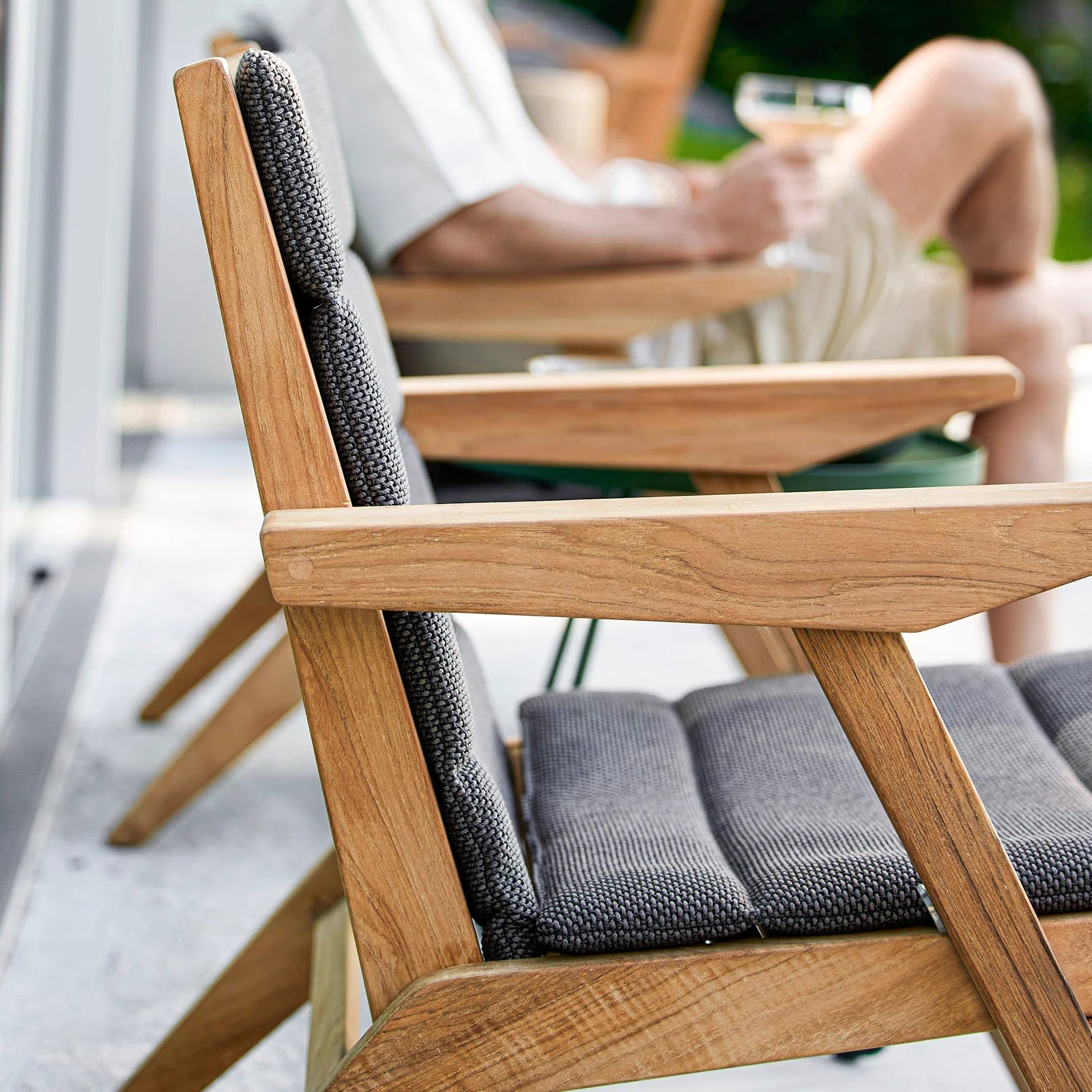 Flip Lounge Chair