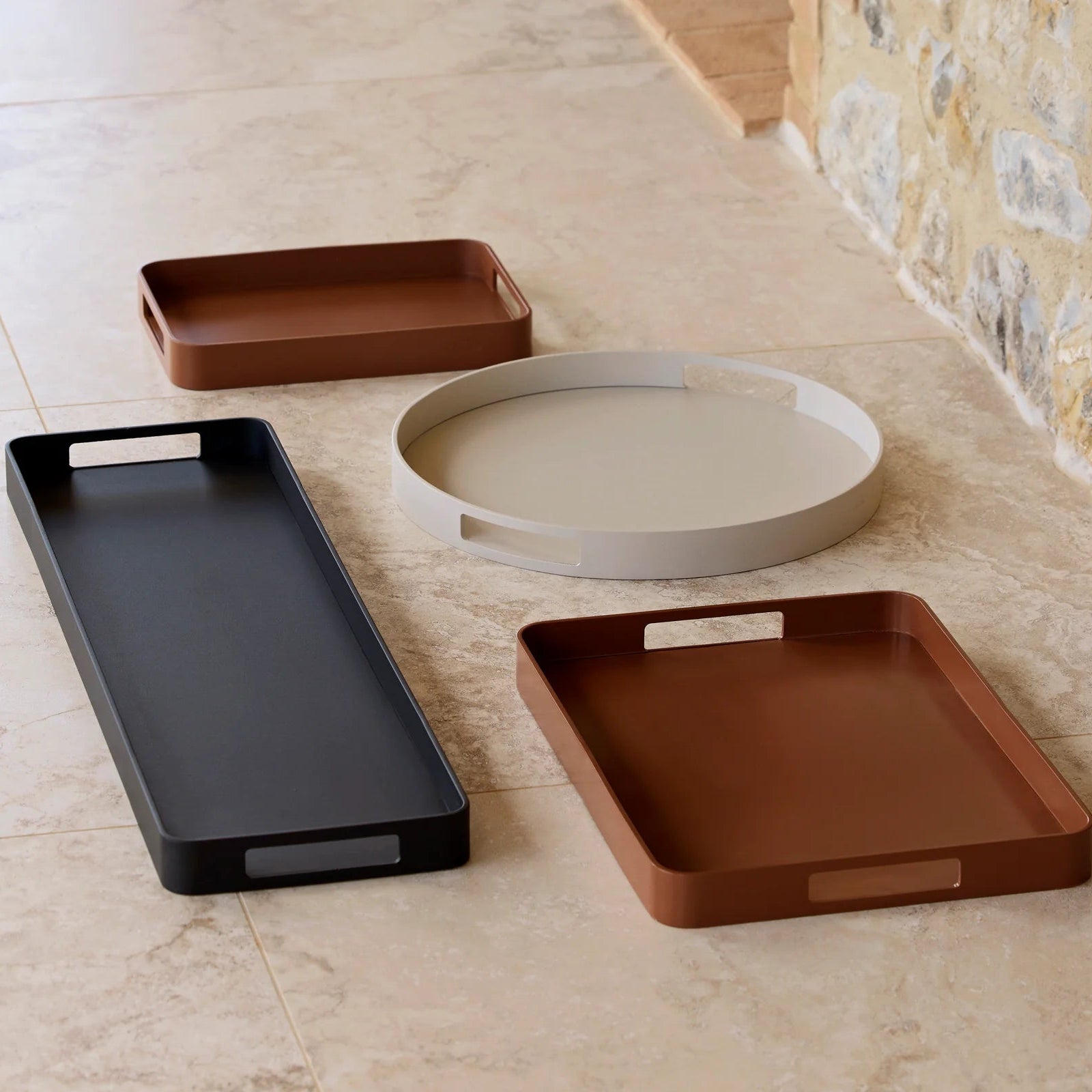 Club Tray Round, Round 17"