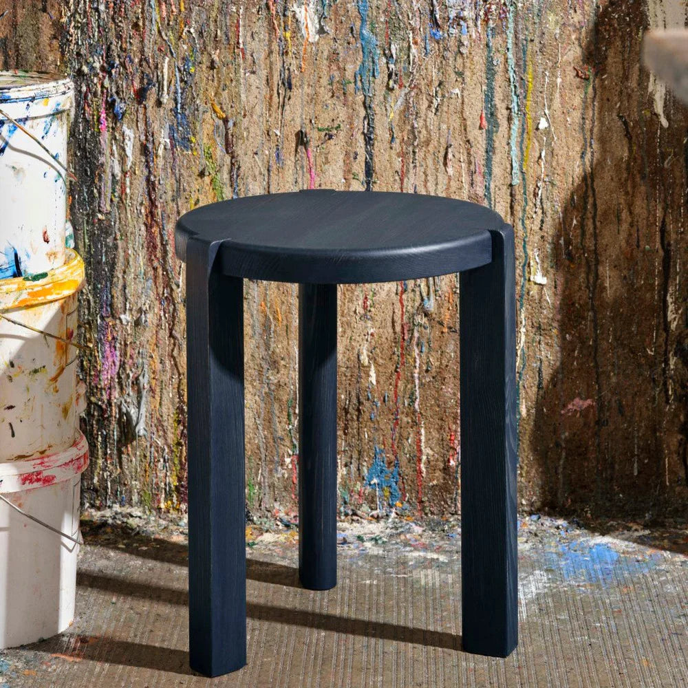 FDB Møbler Ragnesminde Sidetable in solid pine (midnight blue), designed by Katrine Sander