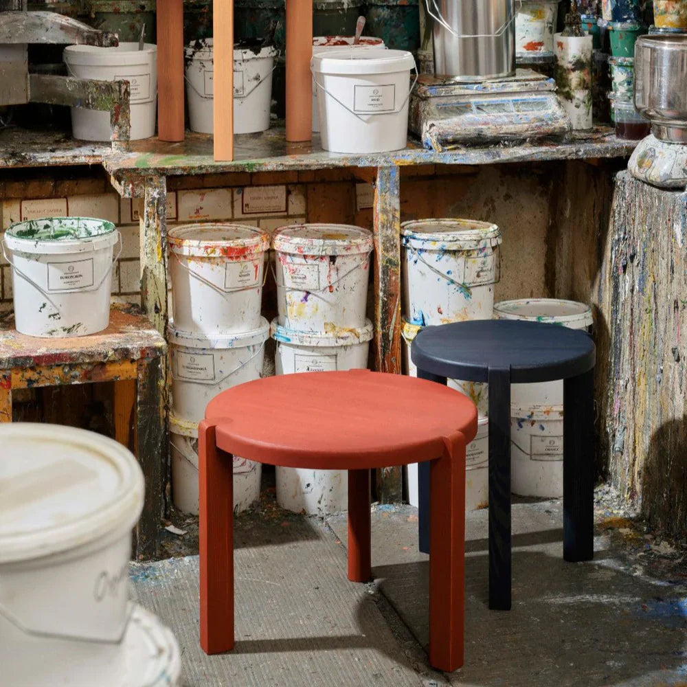 FDB Møbler Ragnesminde Sidetable in solid pine (midnight blue), designed by Katrine Sander