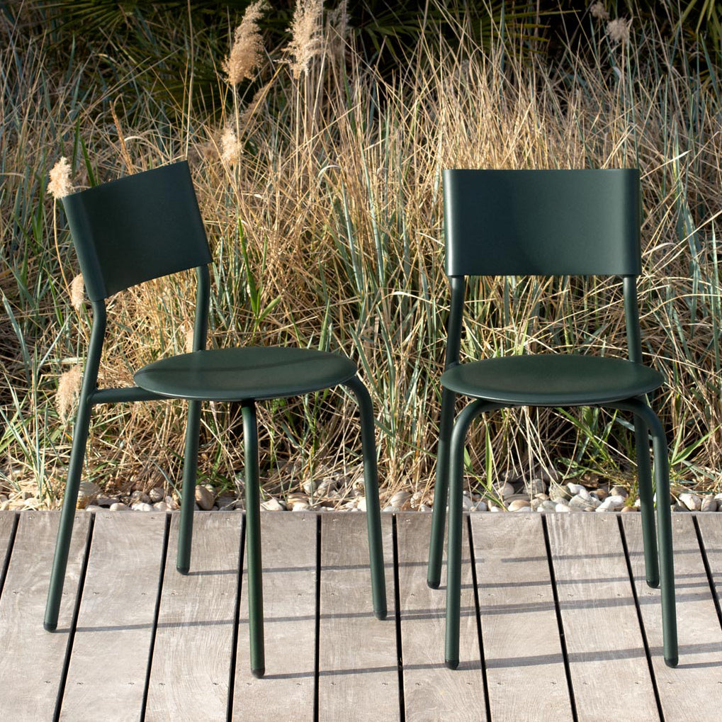 Tiptoe MIDI SSDr Outdoor Chair lifestyle photograph