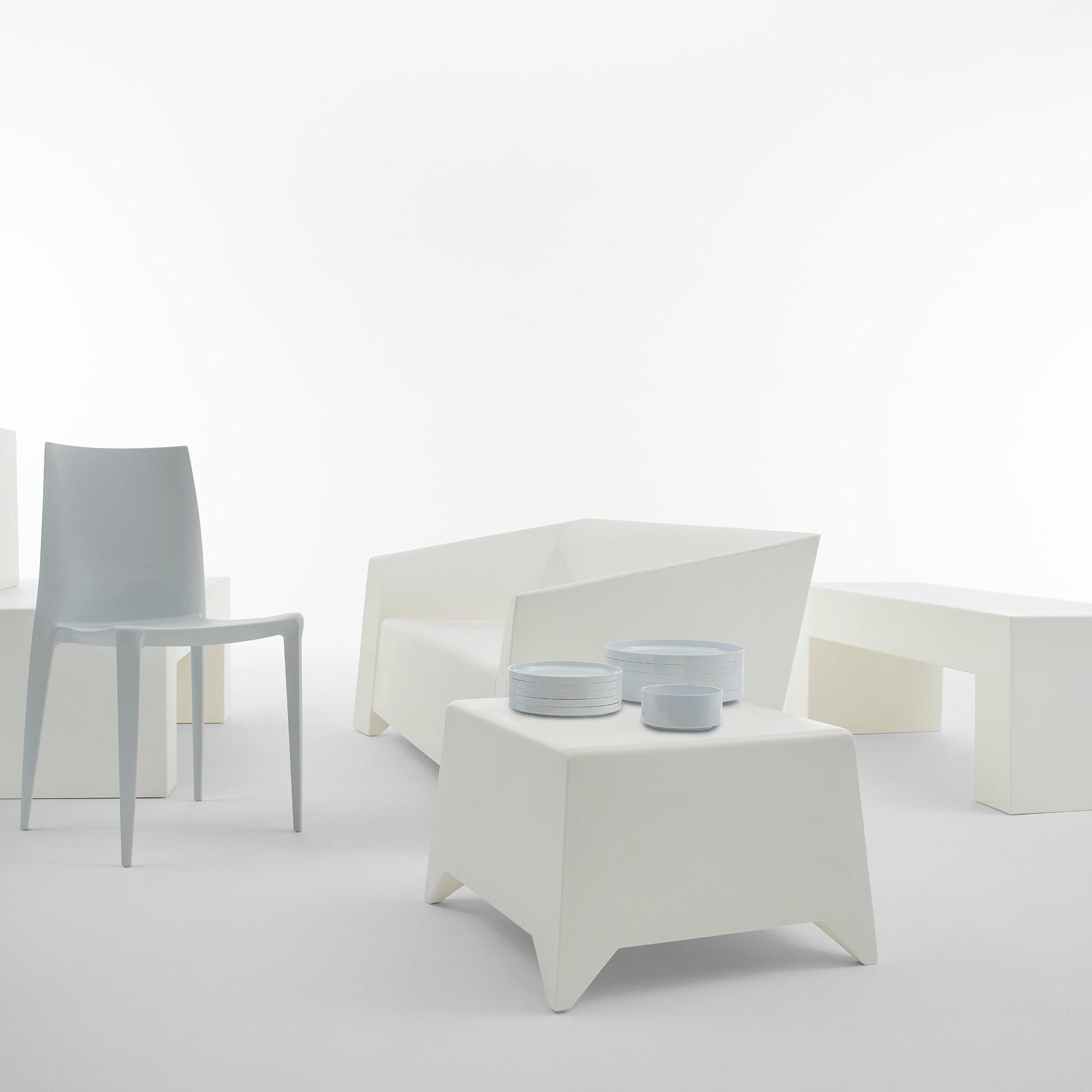 MB5 Ottoman Table