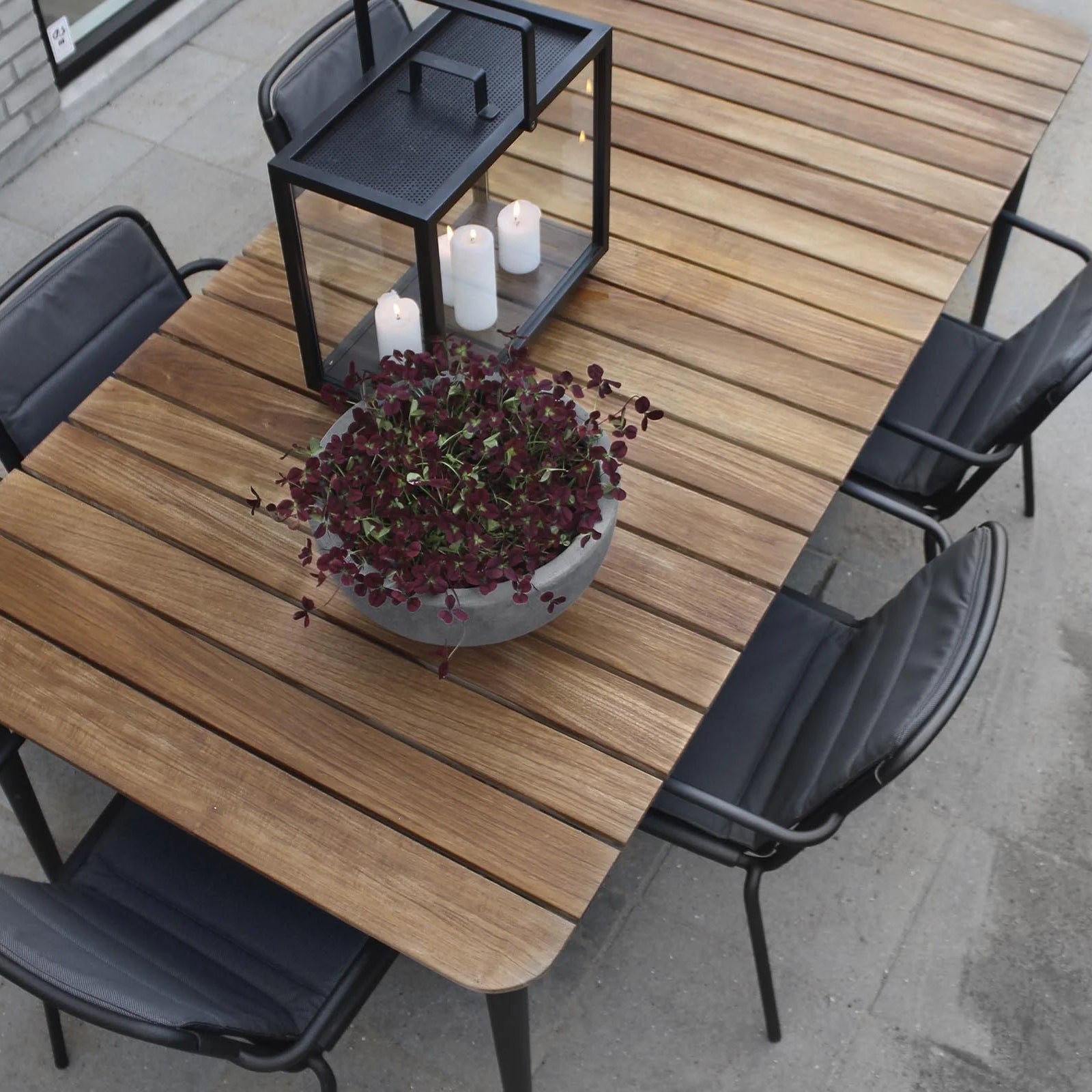 Core Dining Table