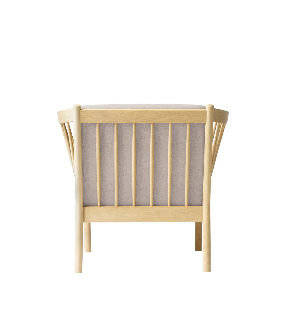 FDB Møbler Armchair in solid oak (light grey), designed by Ole Jørgensen