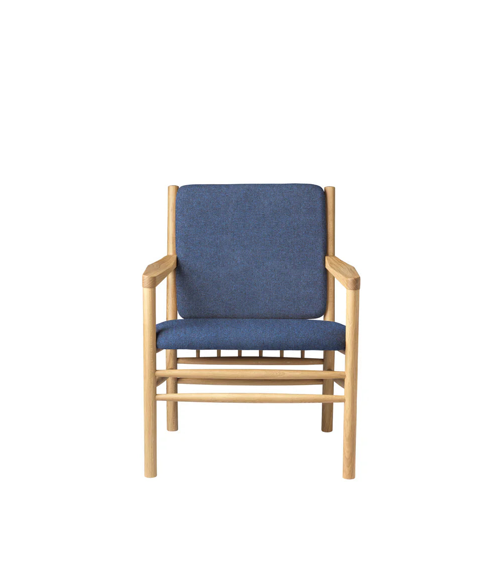 FDB Møbler Armchair in solid oak (dark blue), designed by Ole Jørgensen