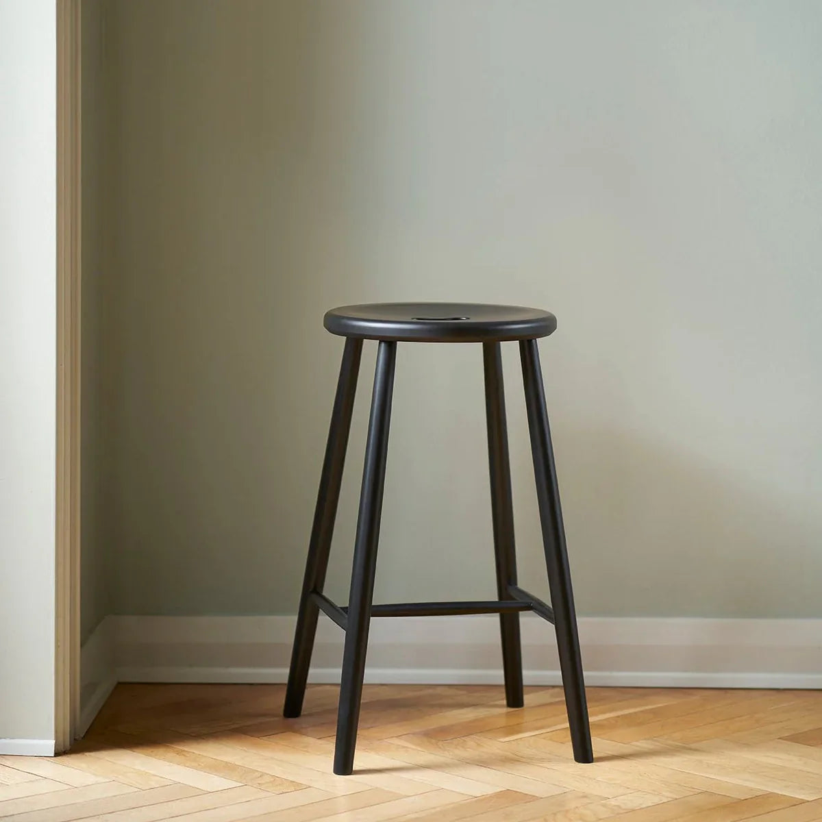 FDB Møbler Counter in jet black solid beech, designed by Børge Mogensen